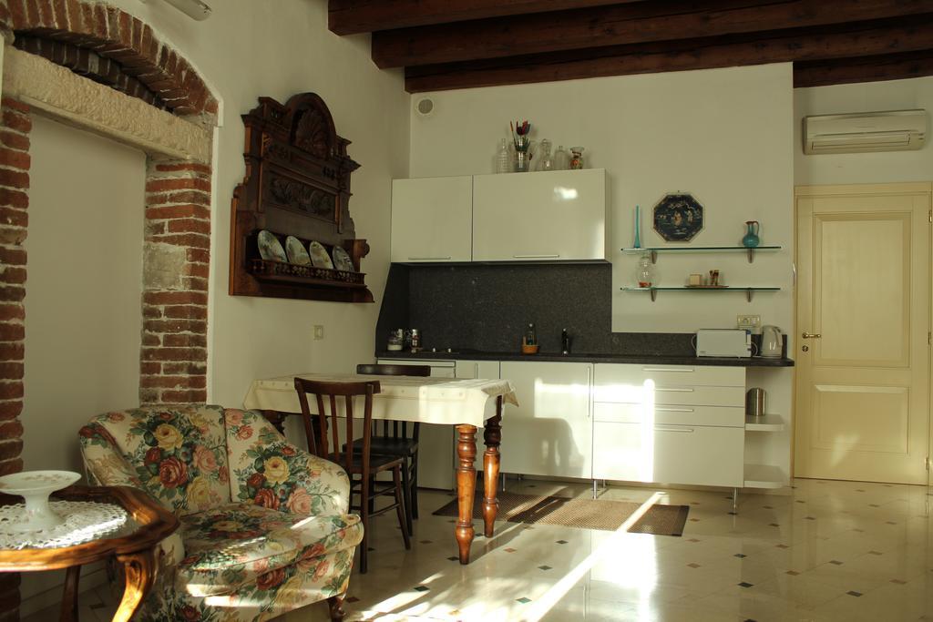 Residenza Carducci Centro Storico Lägenhet Verona Rum bild